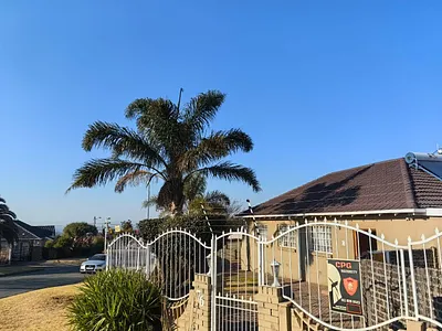 1 Bedroom Apartment To Rent in Germiston - img