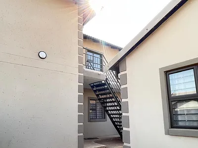 2 Bedroom Apartment To Rent in Vosloorus Ext 24, Vosloorus - KZqR.webp