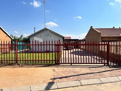 3 Bedroom House To Rent in Mmabatho - Kety.webp