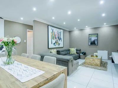 2 Bedroom Townhouse For Sale in Weltevreden Park, Roodepoort - 5g8S.webp