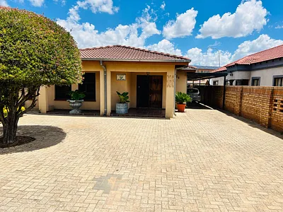 3 Bedroom House For Sale in Mmabatho - ot9w.webp