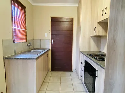 3 Bedroom House To Rent in Alberton - img