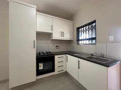 2 Bedroom Apartment To Rent in Secunda - img