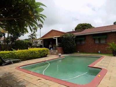 4 Bedroom House For Sale in Margate - rwL3.webp