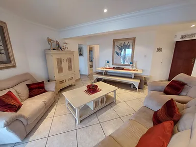 3 Bedroom Apartment For Sale in Margate - 1QQU.webp