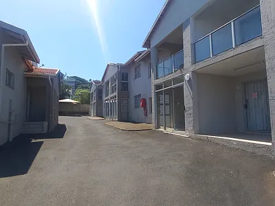 2 Bedroom Apartment For Sale in Margate - x9w2.webp