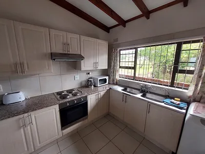 2 Bedroom Apartment For Sale in Margate - rAgv.webp