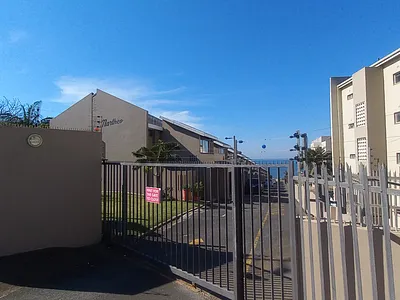 3 Bedroom Apartment For Sale in Margate - cFEc.webp