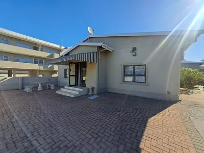 3 Bedroom Apartment For Sale in Margate - Jaln.webp