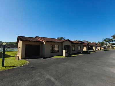 3 Bedroom Townhouse For Sale in Margate - mhmP.webp