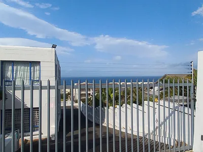 2 Bedroom Apartment For Sale in Margate - 2gN2.webp