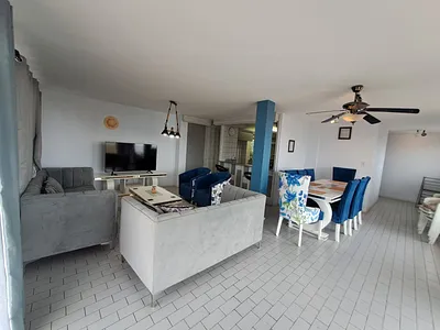 4 Bedroom Apartment For Sale in Margate - HZxF.webp