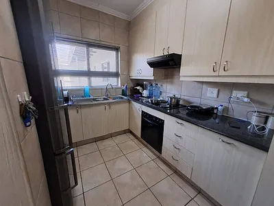 2 Bedroom Apartment For Sale in Margate - img