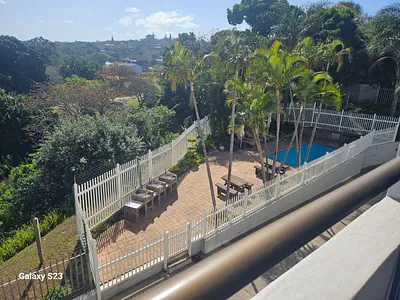 2 Bedroom Apartment For Sale in Margate - fe6K.webp