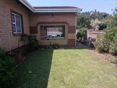 3 Bedroom Townhouse For Sale in Margate - CezT.webp