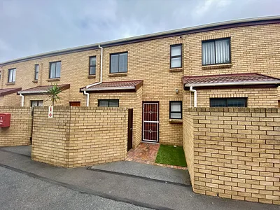 2 Bedroom Townhouse To Rent in Blouberg - ju8K.webp