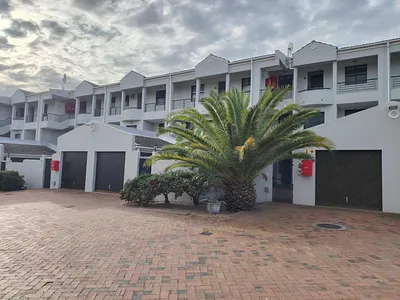 3 Bedroom Townhouse To Rent in Goodwood - VJ0z.webp