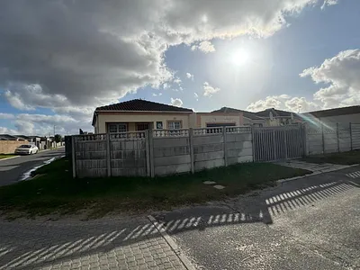 Townhouse To Rent in Blue Downs - WGdR.webp