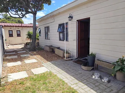 2 Bedroom Apartment To Rent in Milnerton - 7N3Z.webp