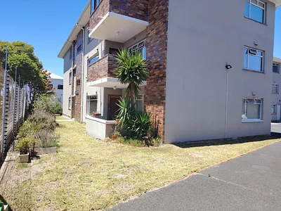 2 Bedroom Apartment To Rent in Cape Town - QgKy.webp