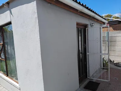 1 Bedroom Apartment To Rent in Parow - img