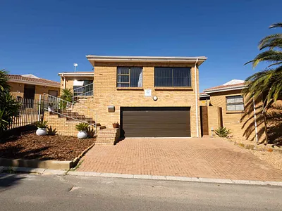 3 Bedroom House For Sale in Brackenfell - Uhm3.webp