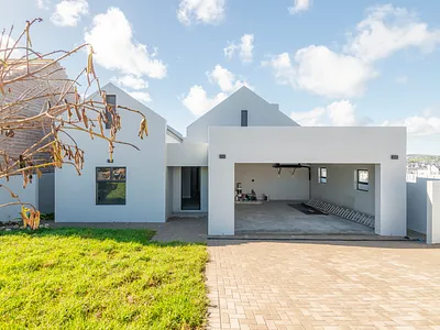 4 Bedroom House For Sale in Langebaan - qxXe.webp