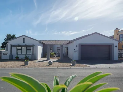 4 Bedroom House For Sale in Langebaan - MWOx.webp