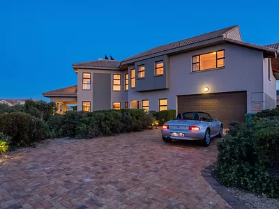 4 Bedroom House For Sale in Langebaan - u6fy.webp