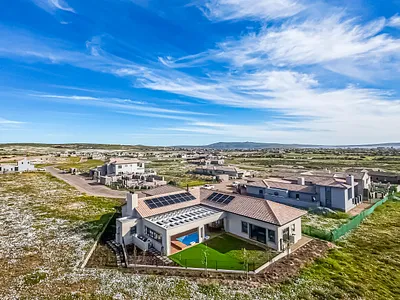 3 Bedroom House For Sale in Langebaan - fhs7.webp