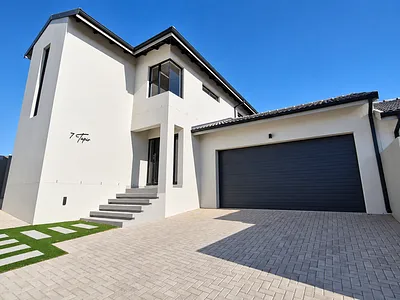 3 Bedroom House For Sale in Langebaan - rqny.webp