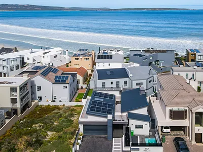 3 Bedroom House For Sale in Langebaan - HV7E.webp