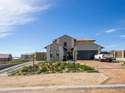 4 Bedroom House For Sale in Langebaan - 1tzW.webp