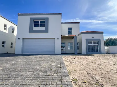3 Bedroom House For Sale in Velddrif - JXrl.webp