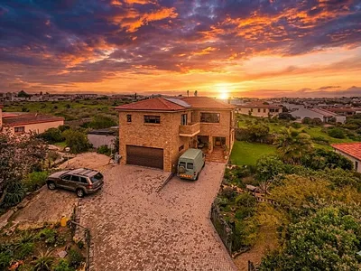 4 Bedroom House For Sale in Langebaan - N20V.webp