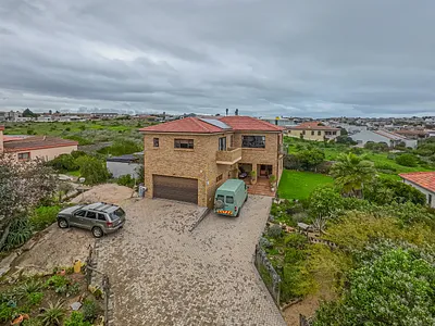 4 Bedroom House For Sale in Langebaan - img