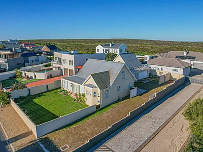 4 Bedroom House For Sale in Langebaan - qKoO.webp