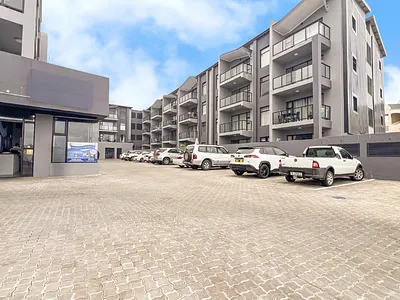 2 Bedroom Apartment For Sale in Langebaan - 0crC.webp