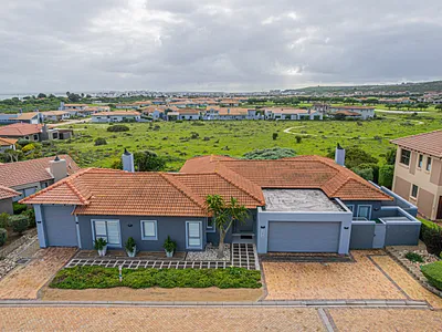 4 Bedroom House For Sale in Langebaan - iBwk.webp