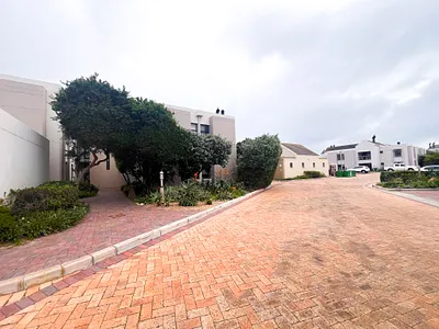 2 Bedroom Apartment For Sale in Langebaan - kCrS.webp