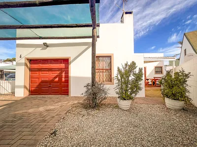 3 Bedroom House For Sale in Langebaan - OuG3.webp