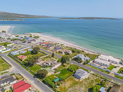 3 Bedroom House For Sale in Langebaan - wzso.webp