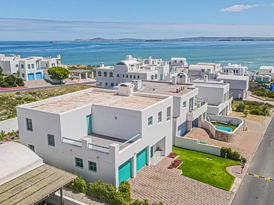 4 Bedroom House For Sale in Langebaan - img