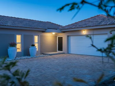 4 Bedroom House For Sale in Langebaan - 3zaN.webp