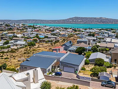 5 Bedroom House For Sale in Langebaan - S1TH.webp