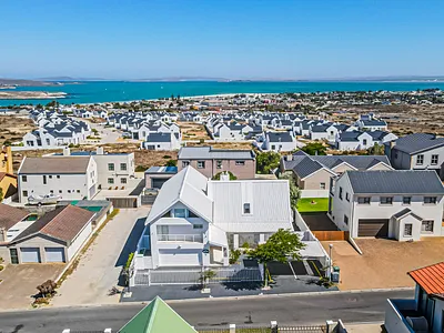 4 Bedroom House For Sale in Langebaan - img