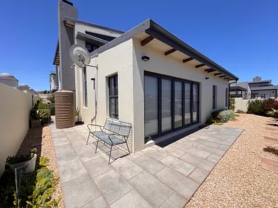 6 Bedroom House For Sale in Langebaan - 4zAQ.webp