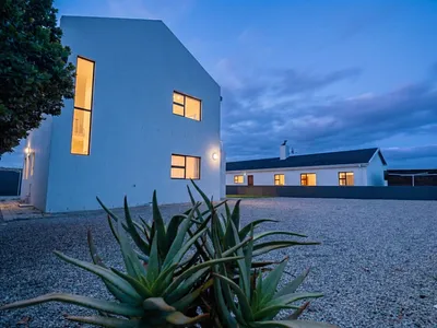 4 Bedroom House For Sale in Langebaan - 6cis.webp