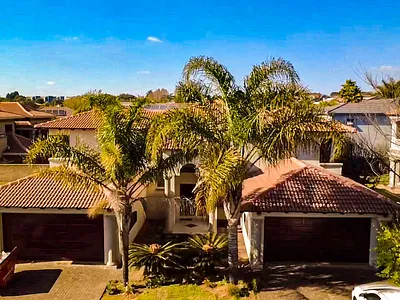 5 Bedroom House For Sale in Roodepoort - img