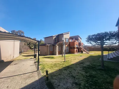 2 Bedroom Townhouse For Sale in Roodepoort - img